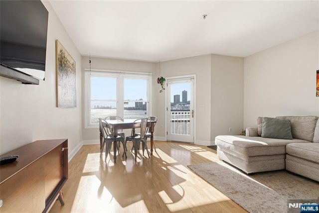 216 The Promenade, Edgewater, NJ 07020