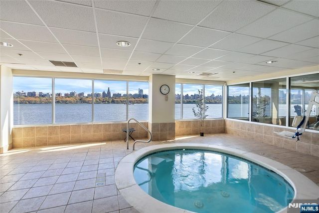 216 The Promenade, Edgewater, NJ 07020