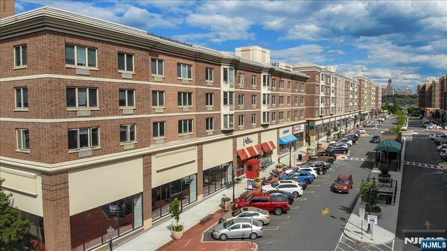 216 The Promenade, Edgewater, NJ 07020