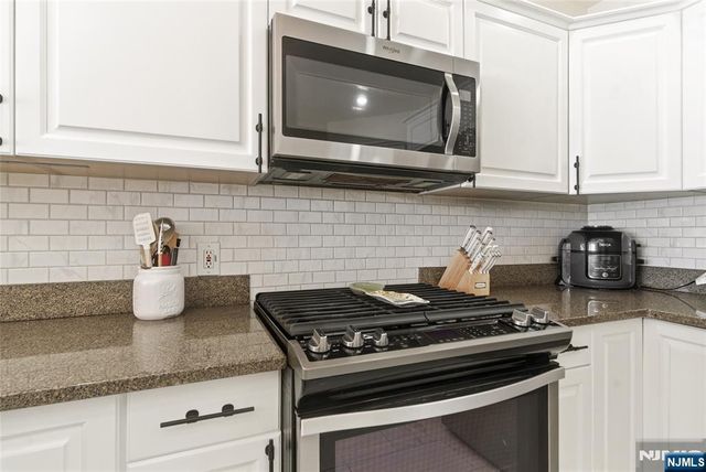 216 The Promenade, Edgewater, NJ 07020