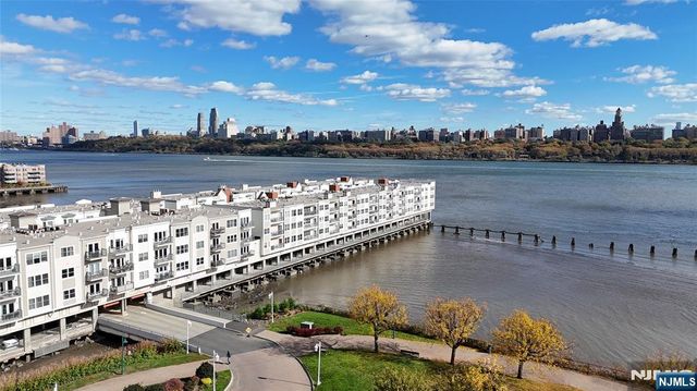 216 The Promenade, Edgewater, NJ 07020