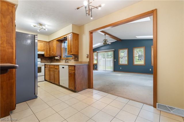 2263 Dewport Drive, Akron, OH 44312