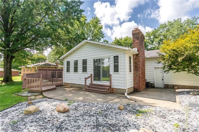 2263 Dewport Drive, Akron, OH 44312
