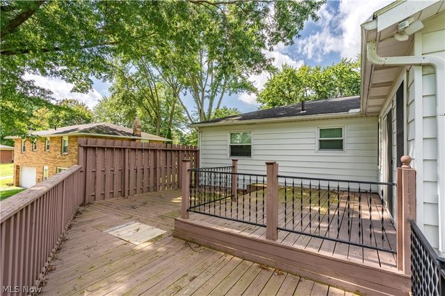 2263 Dewport Drive, Akron, OH 44312