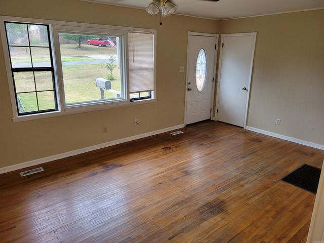 354 E Military Dr, North Little Rock, AR 72118