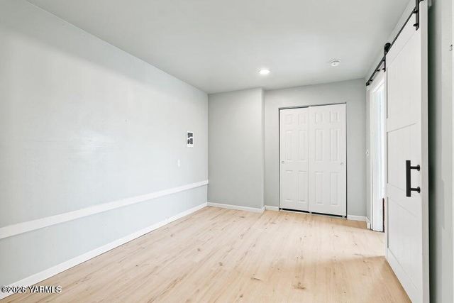 15649 Fisk Rd, Yakima, WA 98908