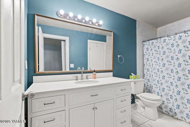 15649 Fisk Rd, Yakima, WA 98908