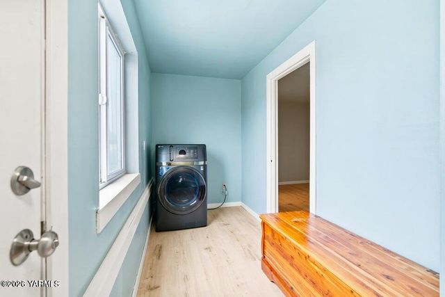 15649 Fisk Rd, Yakima, WA 98908