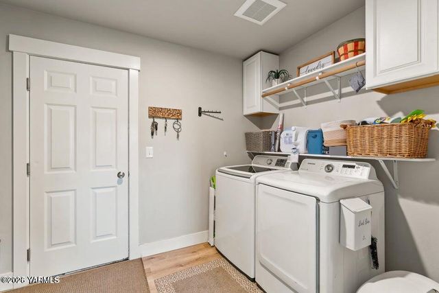 15649 Fisk Rd, Yakima, WA 98908