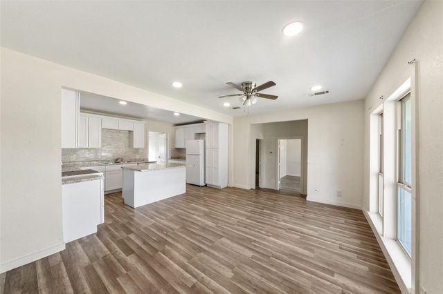 1920 Spence Street, Houston, TX 77093