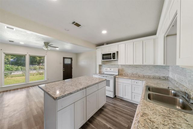 1920 Spence Street, Houston, TX 77093