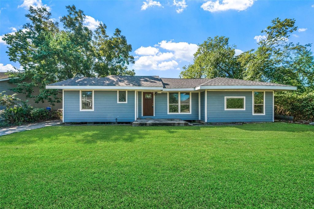 1920 Spence Street, Houston, TX 77093