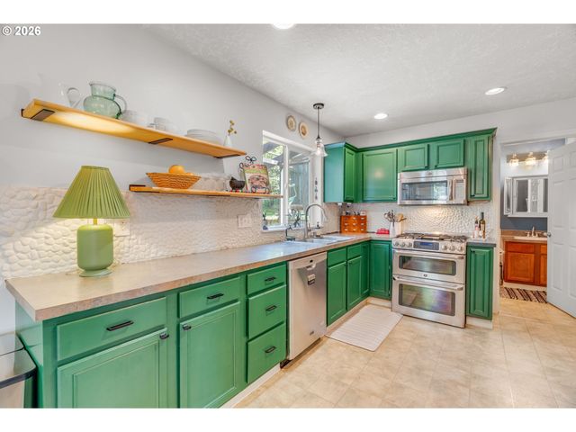 4819 Se REX Dr, Portland, OR 97206