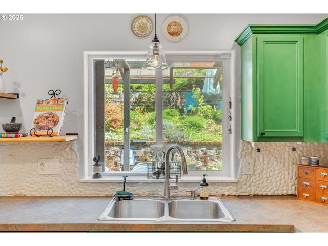 4819 Se REX Dr, Portland, OR 97206