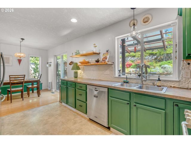 4819 Se REX Dr, Portland, OR 97206