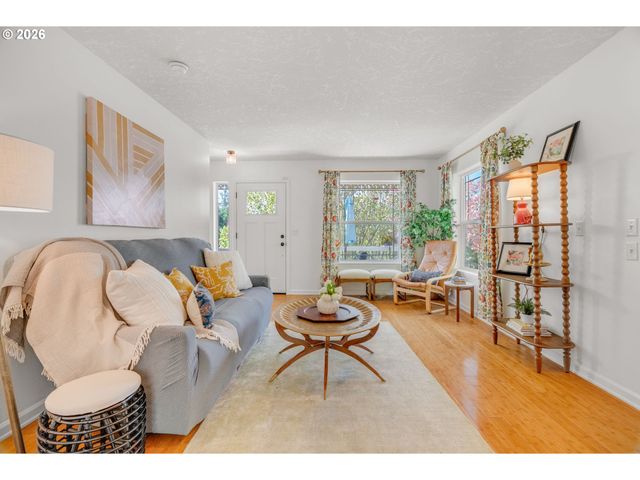 4819 Se REX Dr, Portland, OR 97206