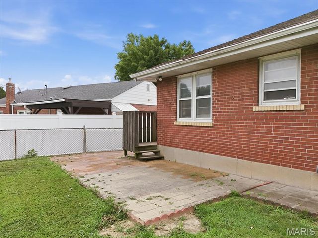 9409 Reavis Barracks Road, St Louis, MO 63123
