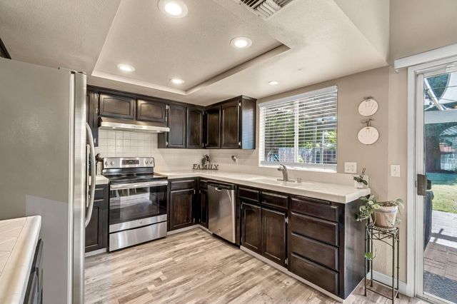 9540 N 10th Street, Fresno, CA 93720