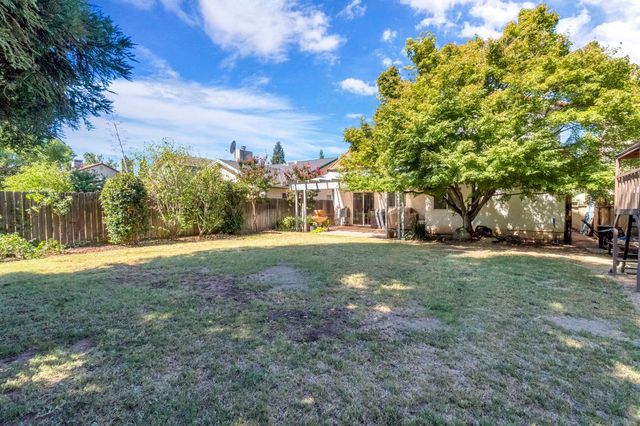 9540 N 10th Street, Fresno, CA 93720