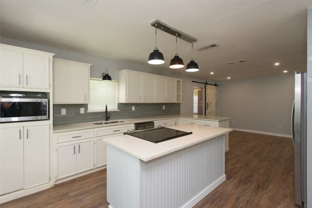 630 Cedarcrest Drive, Tool, TX 75143