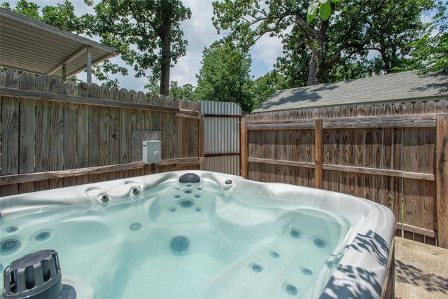 630 Cedarcrest Drive, Tool, TX 75143