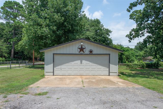 630 Cedarcrest Drive, Tool, TX 75143