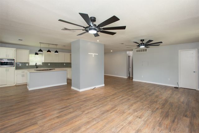 630 Cedarcrest Drive, Tool, TX 75143