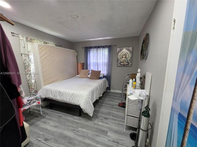 10801 NE 10th Avenue, Biscayne Park, FL 33161