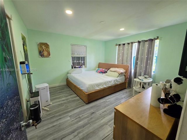 10801 NE 10th Avenue, Biscayne Park, FL 33161