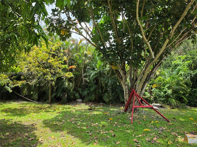 10801 NE 10th Avenue, Biscayne Park, FL 33161