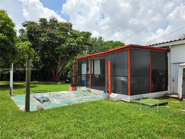 10801 NE 10th Avenue, Biscayne Park, FL 33161