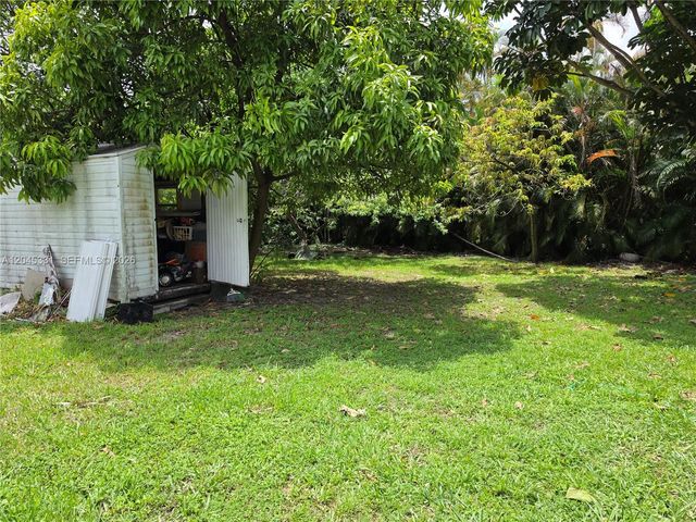 10801 NE 10th Avenue, Biscayne Park, FL 33161
