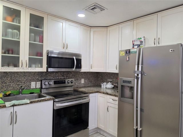 10801 NE 10th Avenue, Biscayne Park, FL 33161