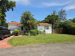 10801 NE 10th Avenue, Biscayne Park, FL 33161