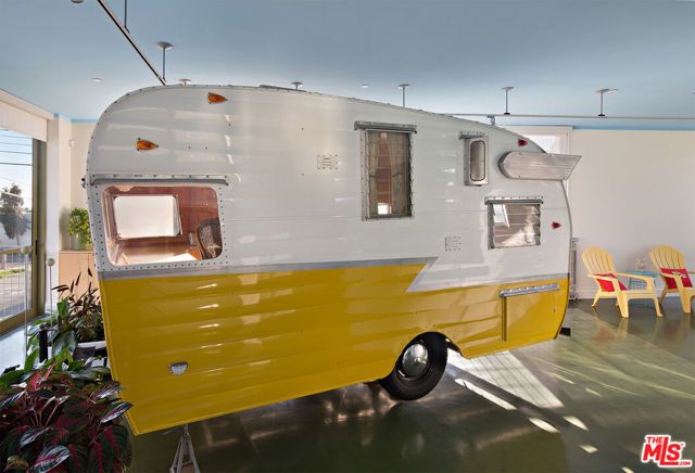 201 Entrada Drive, Santa Monica, CA 90402