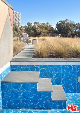 201 Entrada Drive, Santa Monica, CA 90402