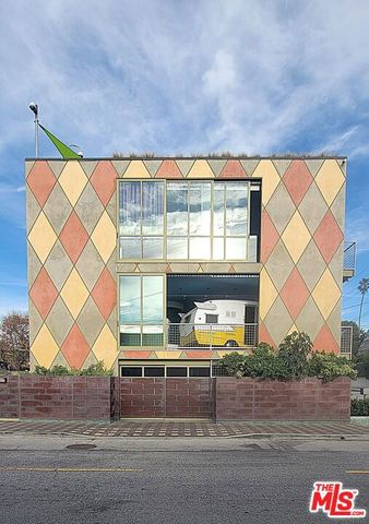 201 Entrada Drive, Santa Monica, CA 90402