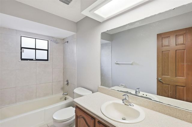 432 N PINE MEADOW DRIVE, Debary, FL 32713