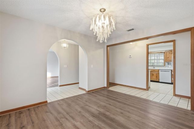 432 N PINE MEADOW DRIVE, Debary, FL 32713