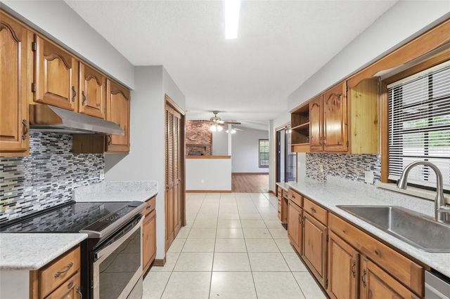 432 N PINE MEADOW DRIVE, Debary, FL 32713