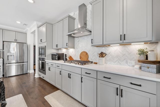 404 Honeyridge Lane, Holly Springs, NC 27540