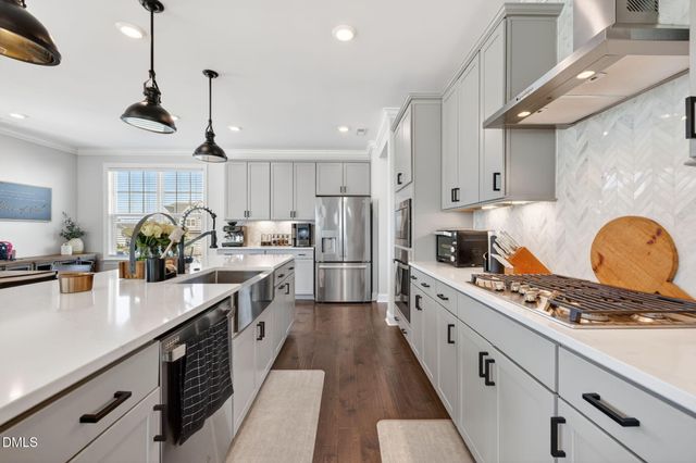 404 Honeyridge Lane, Holly Springs, NC 27540