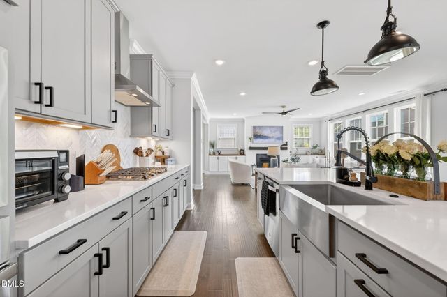 404 Honeyridge Lane, Holly Springs, NC 27540