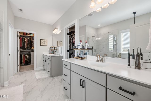 404 Honeyridge Lane, Holly Springs, NC 27540