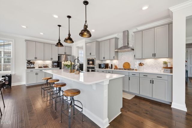 404 Honeyridge Lane, Holly Springs, NC 27540