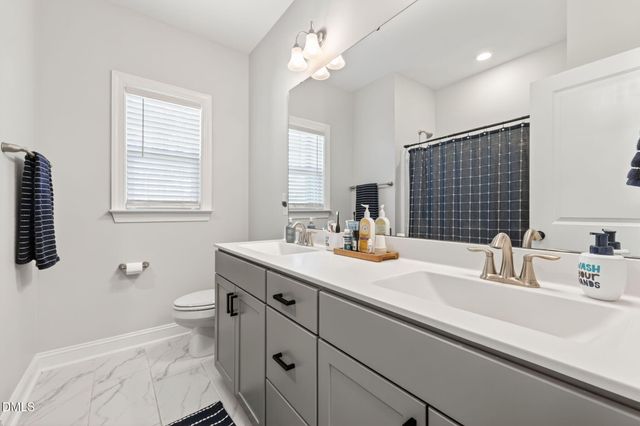 404 Honeyridge Lane, Holly Springs, NC 27540