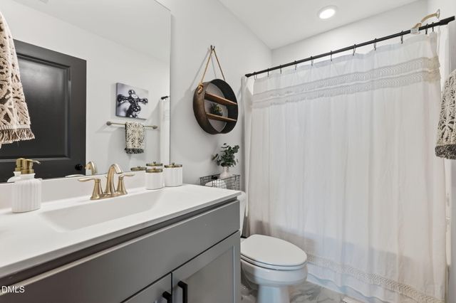 404 Honeyridge Lane, Holly Springs, NC 27540