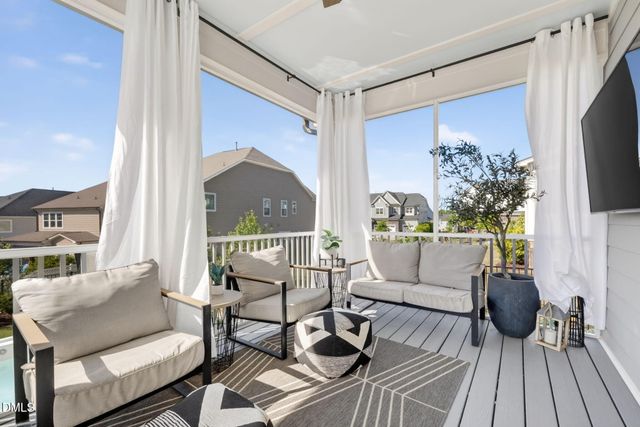 404 Honeyridge Lane, Holly Springs, NC 27540