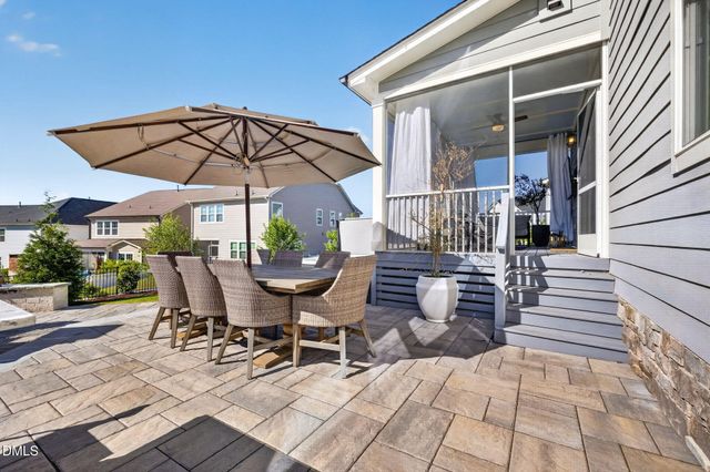 404 Honeyridge Lane, Holly Springs, NC 27540