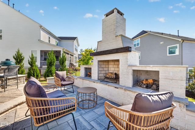 404 Honeyridge Lane, Holly Springs, NC 27540